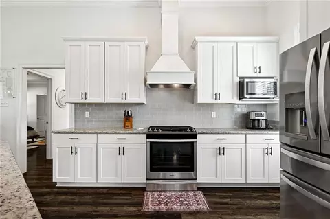 Kitchen - 109 Sherry Ct, Covington, LA 70433 photo 3 of 3