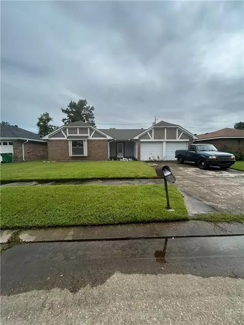 505 Manchester Ln, Laplace, LA 70068