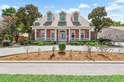 1106 Transcontinental Dr, Metairie, LA 70001