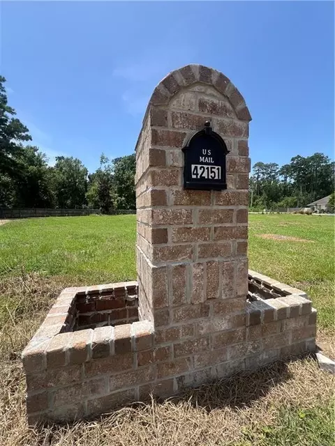 42151 Jefferson Dr, Hammond, LA 70403
