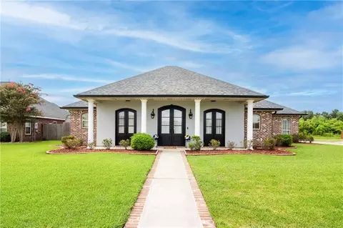 503 Country Cottage Blvd, Montz, LA 70068