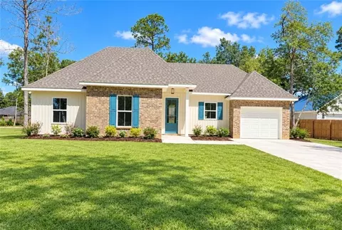 35395 Melody Ln, Slidell, LA 70460