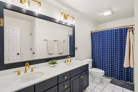 Bath - 1263 Springwater Dr, Mandeville, LA 70471 photo 3 of 3