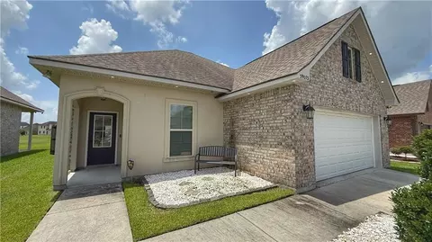 39073 Honorable Oaks Ave, Gonzales, LA 70737