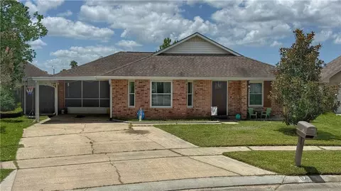17 Cane Dr, Laplace, LA 70068