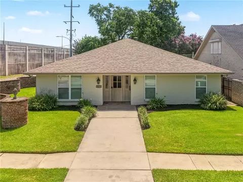 5679 Bellaire Dr, New Orleans, LA 70124