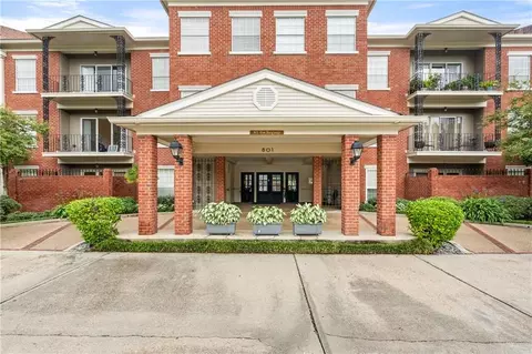 801 Rue Burgundy St #113, Metairie, LA 70005
