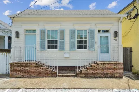 711 Upperline St, New Orleans, LA 70115