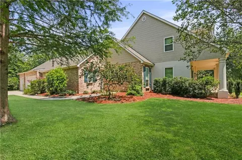 Exterior - 1020 Parkpoint Dr, Slidell, LA 70461 photo 7 of 13