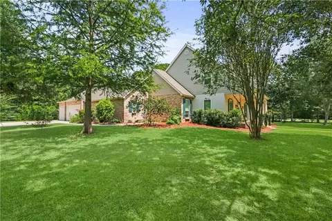 Exterior - 1020 Parkpoint Dr, Slidell, LA 70461 photo 6 of 13