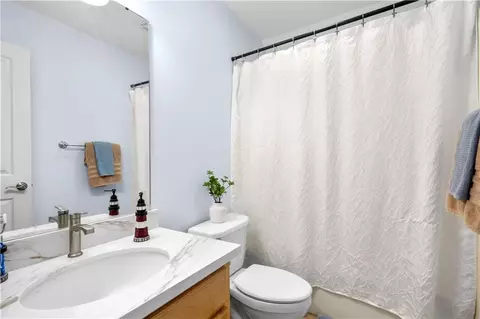 Bath - 1020 Parkpoint Dr, Slidell, LA 70461 photo 6 of 6