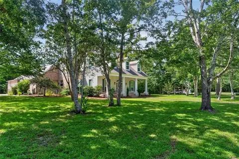 Exterior - 1020 Parkpoint Dr, Slidell, LA 70461 photo 12 of 13