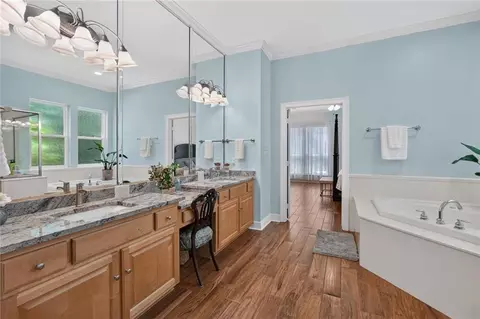 Bath - 1020 Parkpoint Dr, Slidell, LA 70461 photo 3 of 6