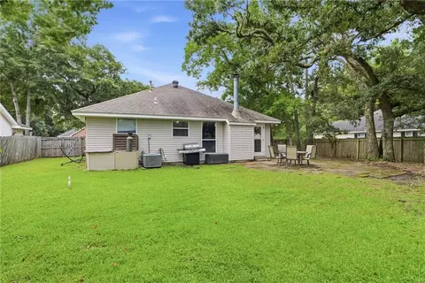 Exterior - 3325 Bridge St, Slidell, LA 70458 photo 5 of 8