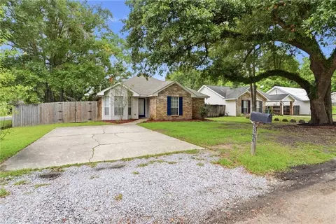 Exterior - 3325 Bridge St, Slidell, LA 70458 photo 2 of 8