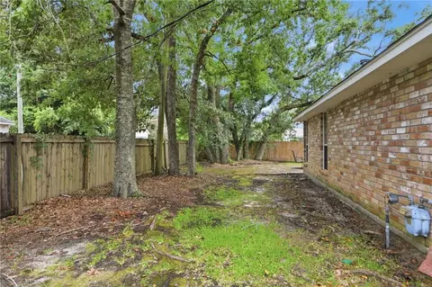 Exterior - 3325 Bridge St, Slidell, LA 70458 photo 8 of 8