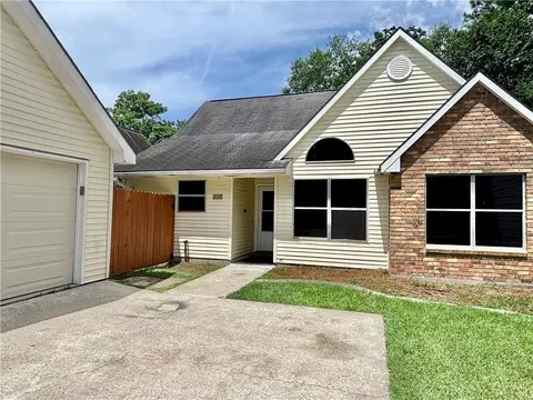 355 E Suncrest Loop, Slidell, LA 70458 photo 2