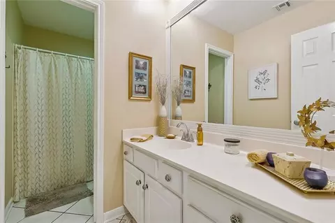 Bath - 63 Normandy Dr, Kenner, LA 70065 photo 2 of 2