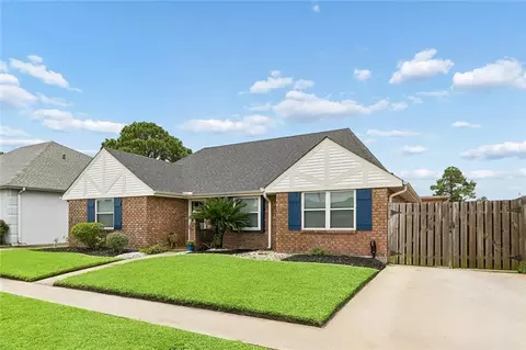 Exterior - 63 Normandy Dr, Kenner, LA 70065 photo 3 of 5
