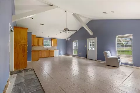 Living - 32405 Butch Bennett Rd, Walker, LA 70785 photo 3 of 5