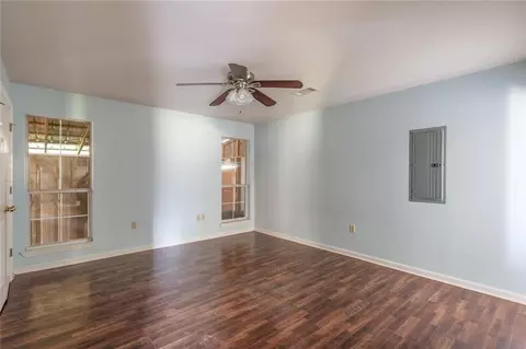 Living - 32405 Butch Bennett Rd, Walker, LA 70785 photo 5 of 5