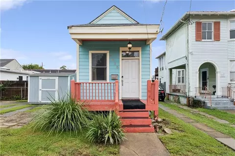 7825 Cohn St, New Orleans, LA 70118