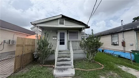 Exterior - 1306 Romain St, Gretna, LA 70053 photo 5 of 5