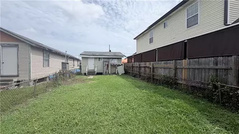 Exterior - 1306 Romain St, Gretna, LA 70053 photo 3 of 5