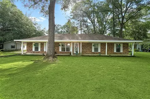 29758 Oak St, Holden, LA 70744