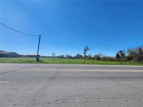 Destrehan Avenue, Harvey, LA 70058