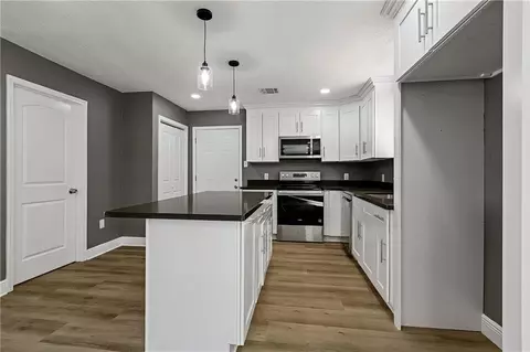 Kitchen - 158 E 7th St, Reserve, LA 70084 photo 2 of 3