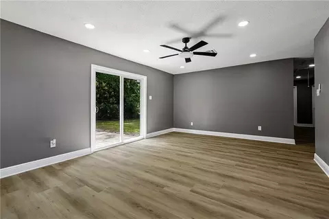 Living - 158 E 7th St, Reserve, LA 70084 photo 6 of 7