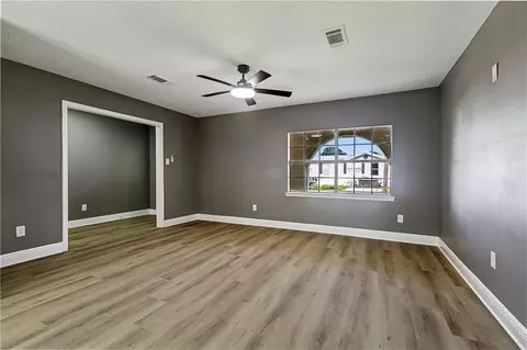Living - 158 E 7th St, Reserve, LA 70084 photo 4 of 7