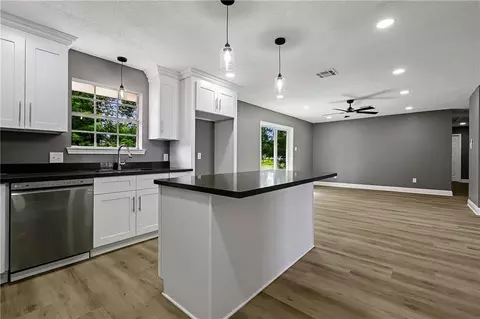 Kitchen - 158 E 7th St, Reserve, LA 70084 photo 1 of 3
