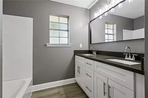 Bath - 158 E 7th St, Reserve, LA 70084 photo 2 of 2
