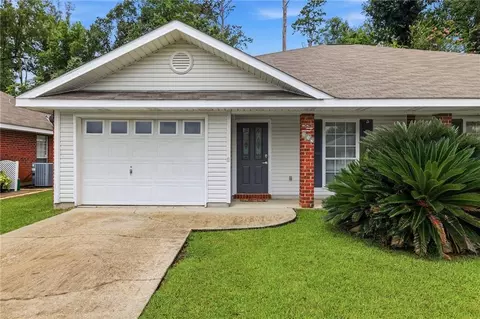 819 Eden Oaks Dr, Ponchatoula, LA 70454