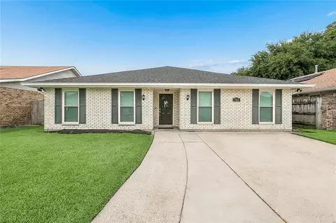 7742 Briarwood Dr, New Orleans, LA 70128