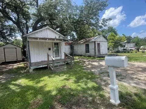 177 Velie St, Ponchatoula, LA 70454