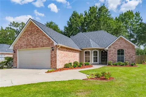 140 Kathie Dr, Ponchatoula, LA 70454