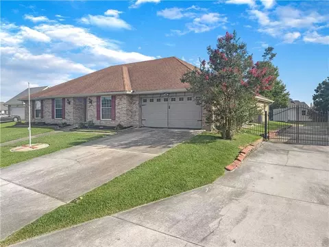 Exterior - 112 Intrepid Dr, Slidell, LA 70458 photo 2 of 6