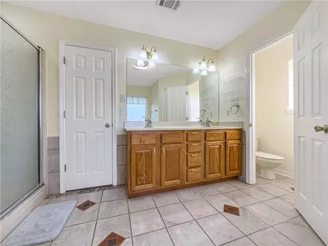 Bath - 112 Intrepid Dr, Slidell, LA 70458 photo 3 of 5