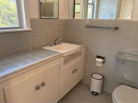 Bath - 722 S Harrison St, Covington, LA 70433 photo 2 of 4