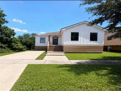 1713 Tennessee St, New Orleans, LA 70117