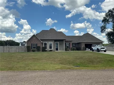 18257 Wolf Pack Trce, Loranger, LA 70446
