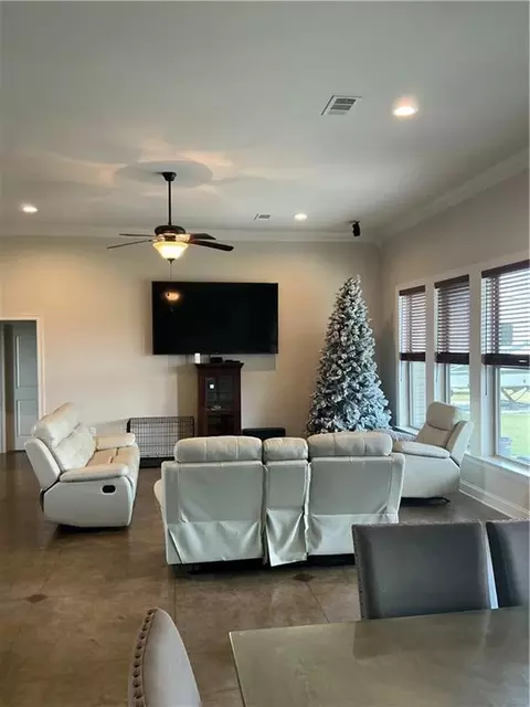 Living - 18257 Wolf Pack Trce, Loranger, LA 70446 photo 2 of 3