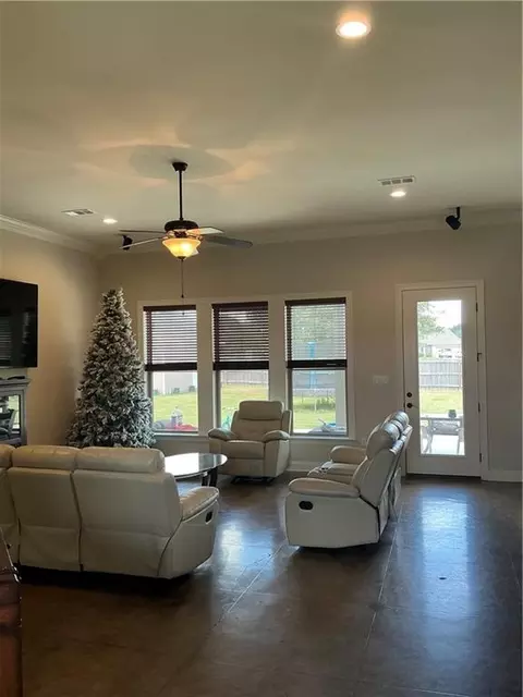 Living - 18257 Wolf Pack Trce, Loranger, LA 70446 photo 3 of 3
