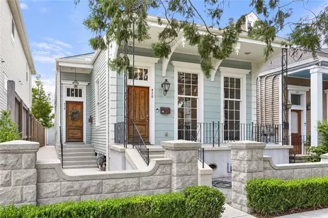 418 Henry Clay Ave, New Orleans, LA 70118