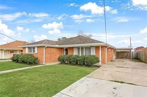 4767 Marque Dr, New Orleans, LA 70127