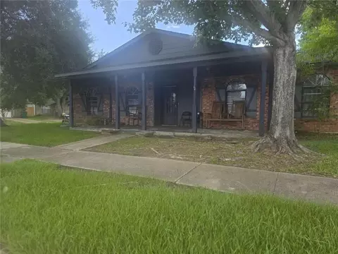 384 Fairway Dr, Laplace, LA 70068