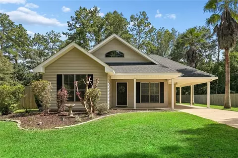53 Adrienne St, Madisonville, LA 70447